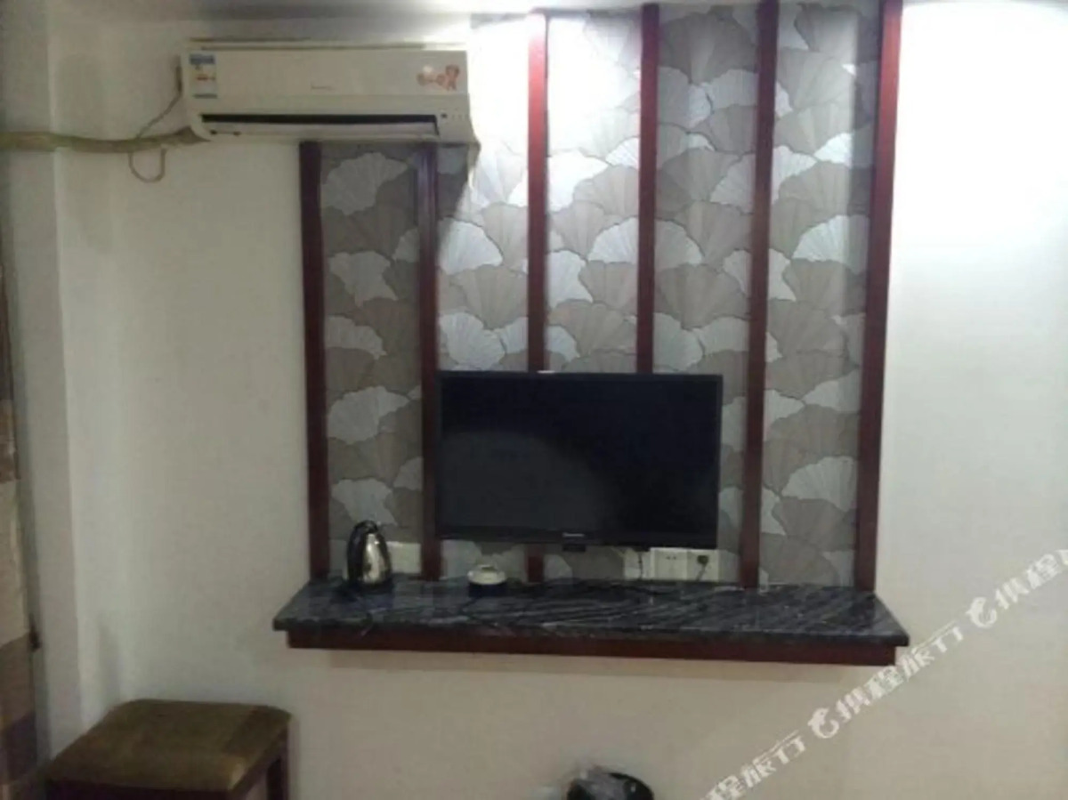 Home Inn Huaxuan Collection Hotel (Guangzhou Railway Station Clocks and Watches City)