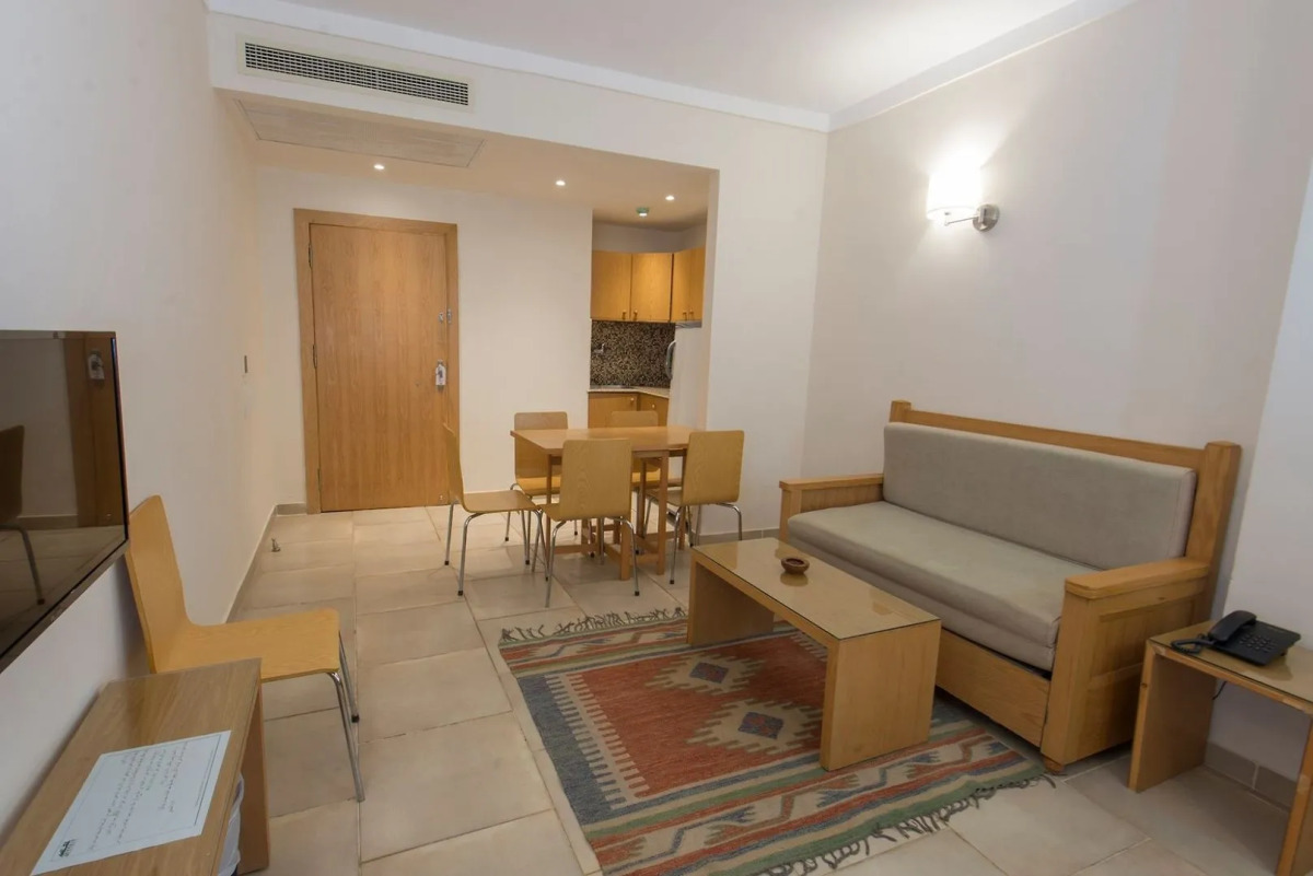 Eagles Downtown Zahabia & Beach Resort