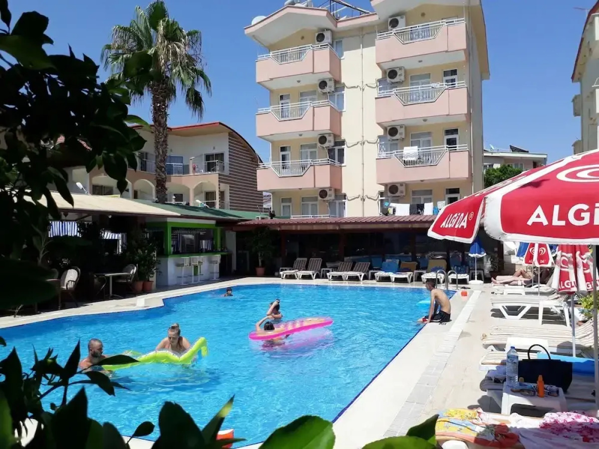 Orient Apart Hotel