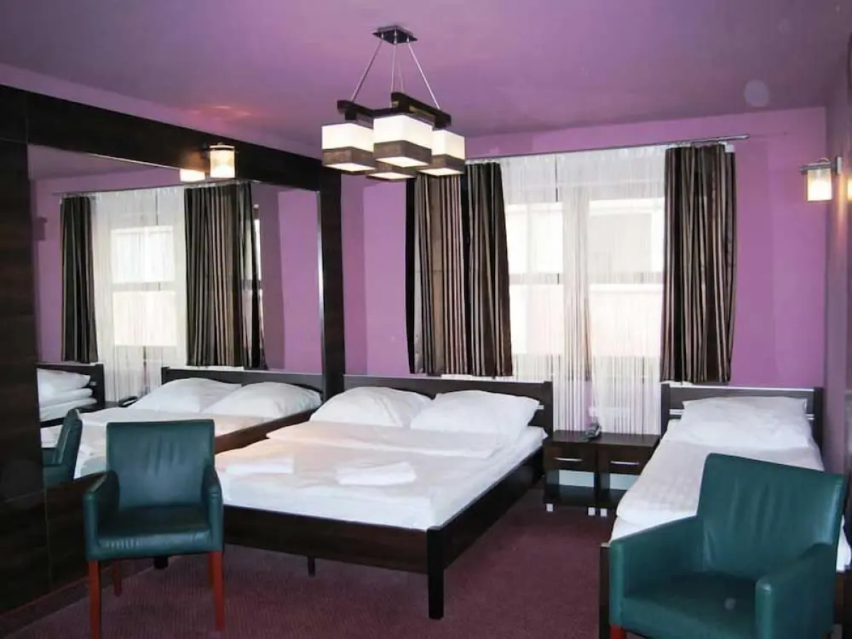 Sunny Hotel