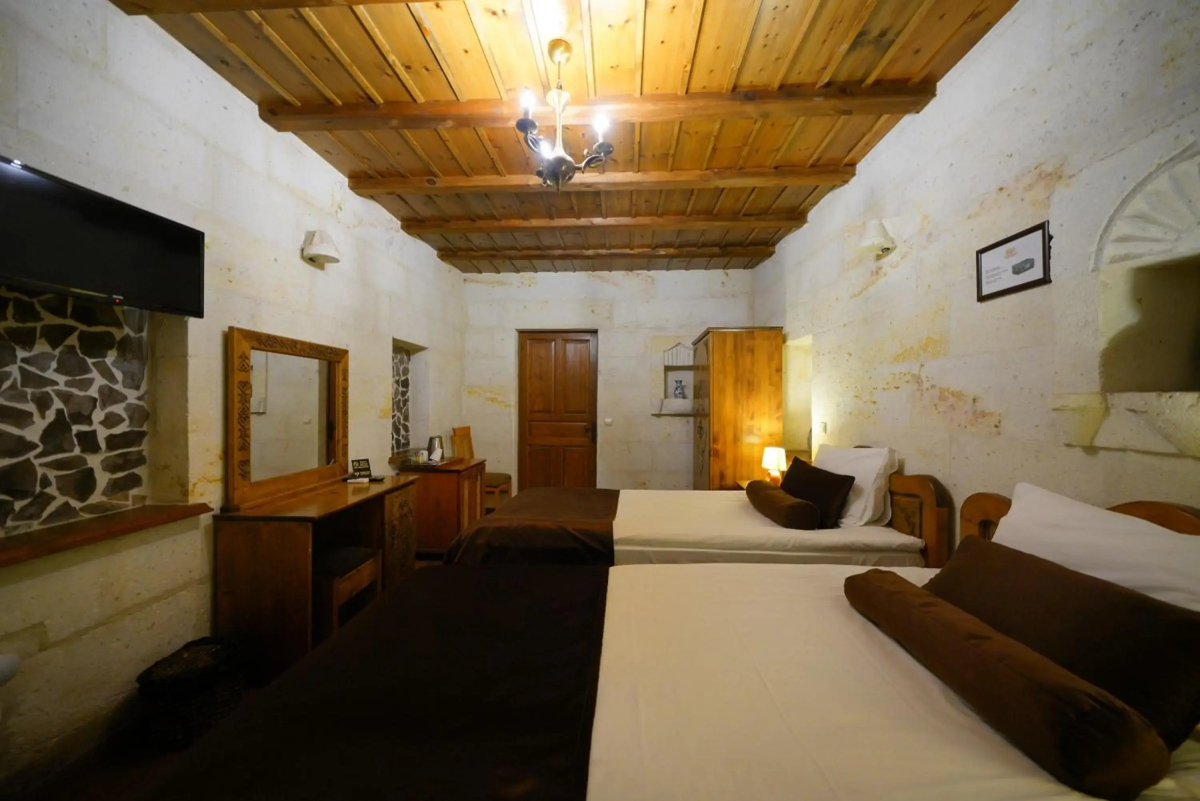 Harman Cave Hotel