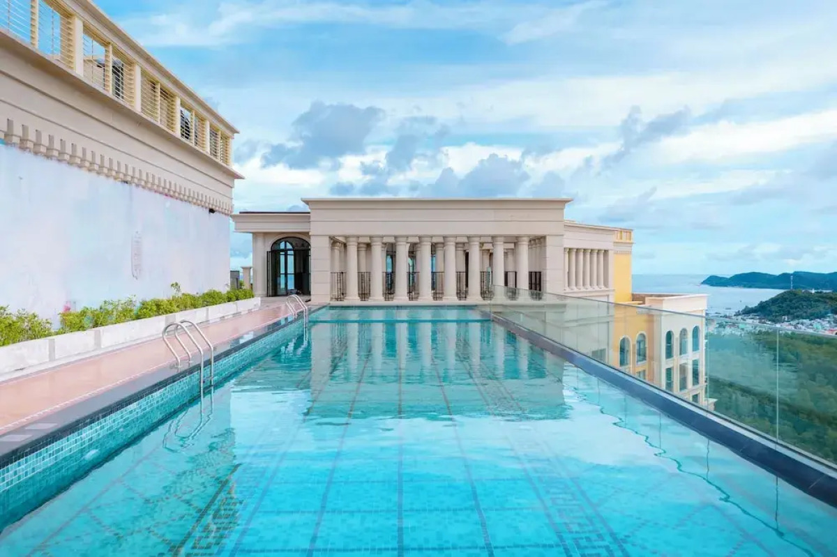 Capella Apartment Fireworks & Ocean View