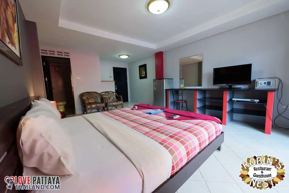 Robin’s Nest Guesthouse & Restaurant