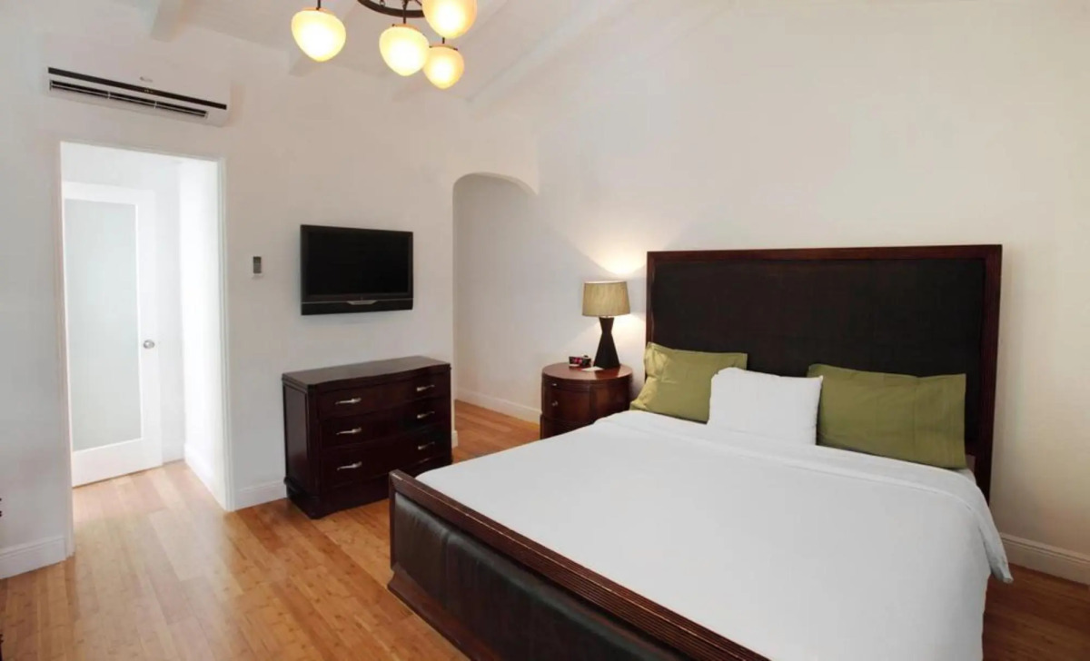 The Beach Plaza Hotel & South Beach Plaza Villas