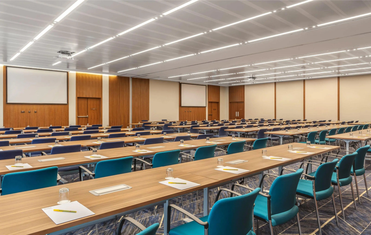 Отель DoubleTree by Hilton Dubai Al Jadaf