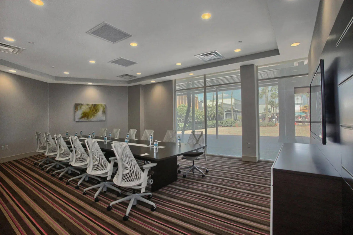 DoubleTree by Hilton at the Entrance to Universal Orlando