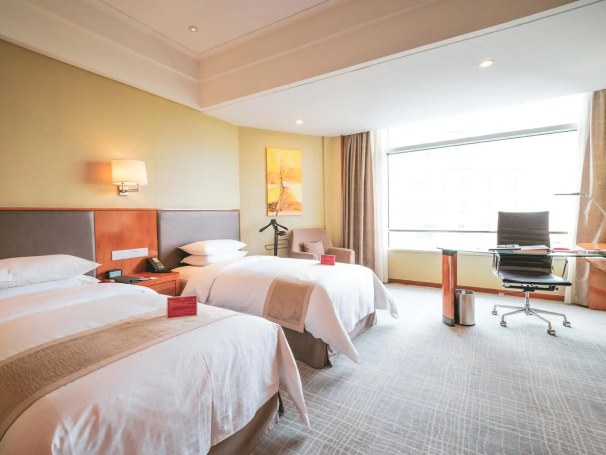 Отель Ramada Plaza by Wyndham Shanghai Pudong Airport