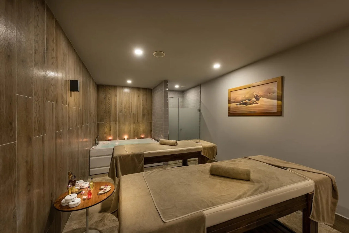 White City Beach - Adults Only