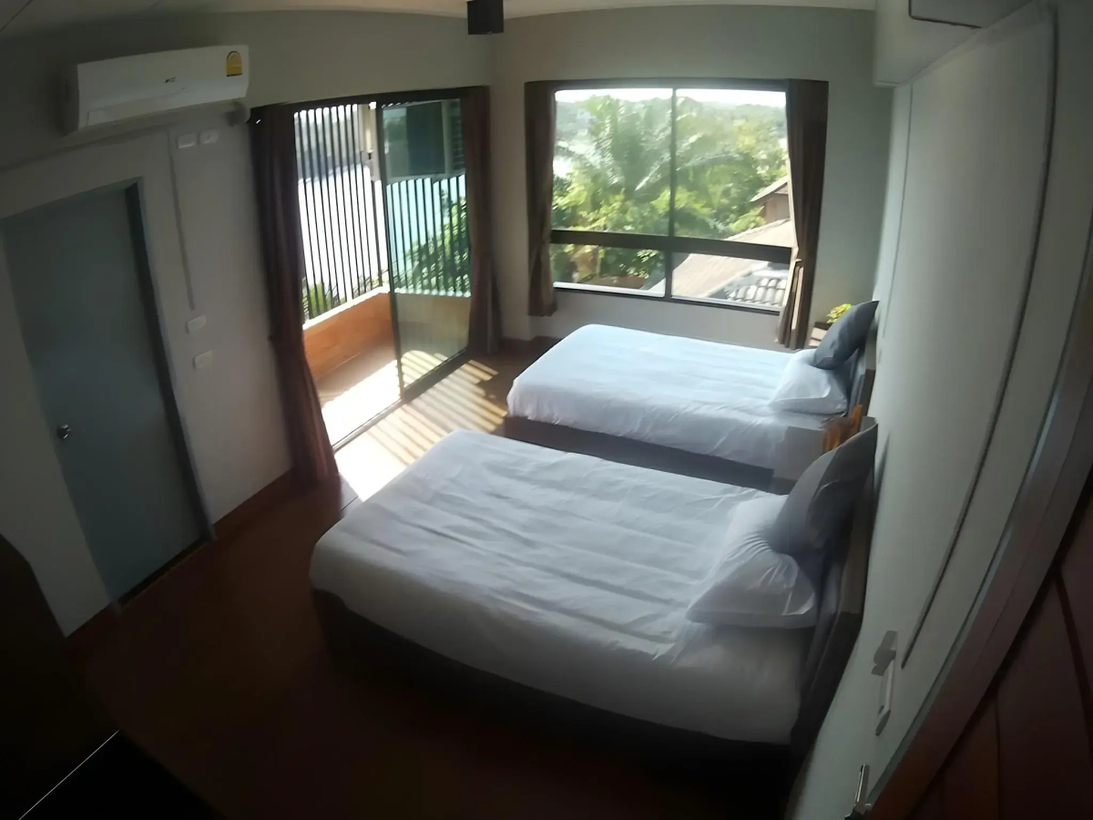 Na Siri Lakeview