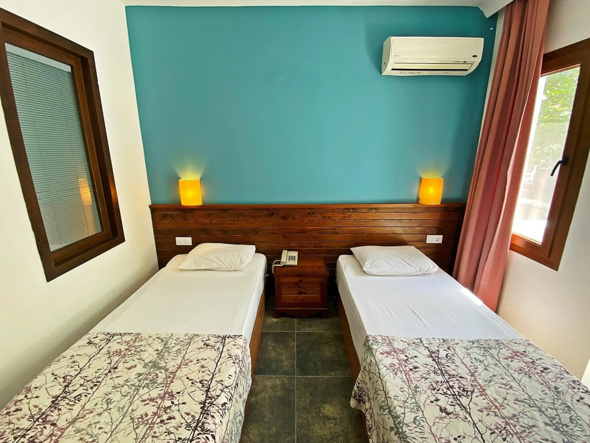 Romance Beach Hotel