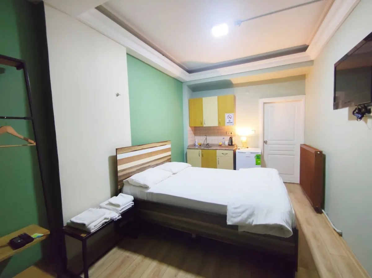 Yolohostel