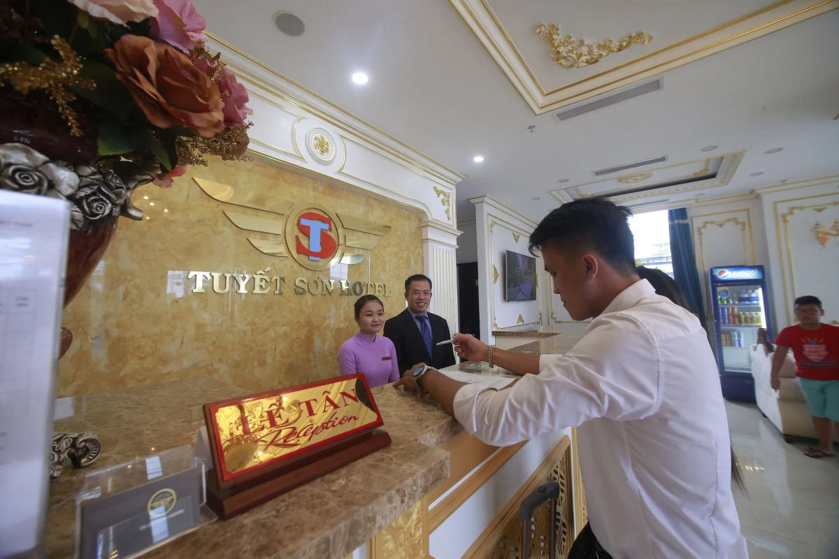 Tuyet Son Hotel