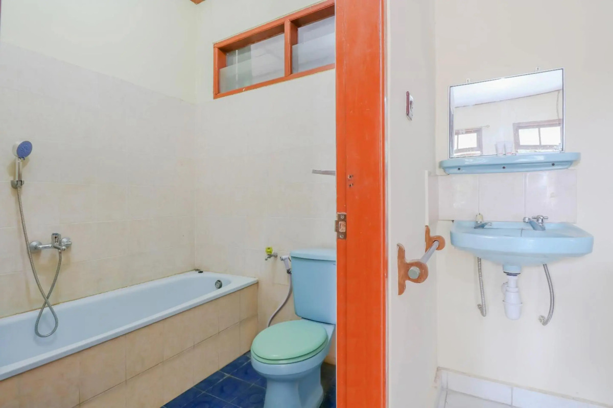 Super OYO 1654 Maha Bharata Kuta Inn