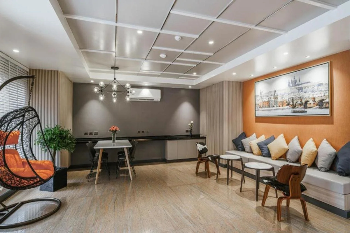Season Place Hotel