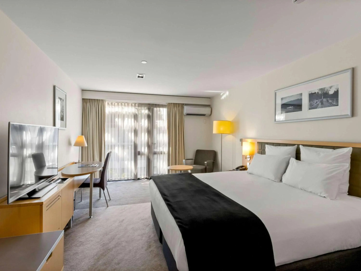 Novotel Queenstown Lakeside