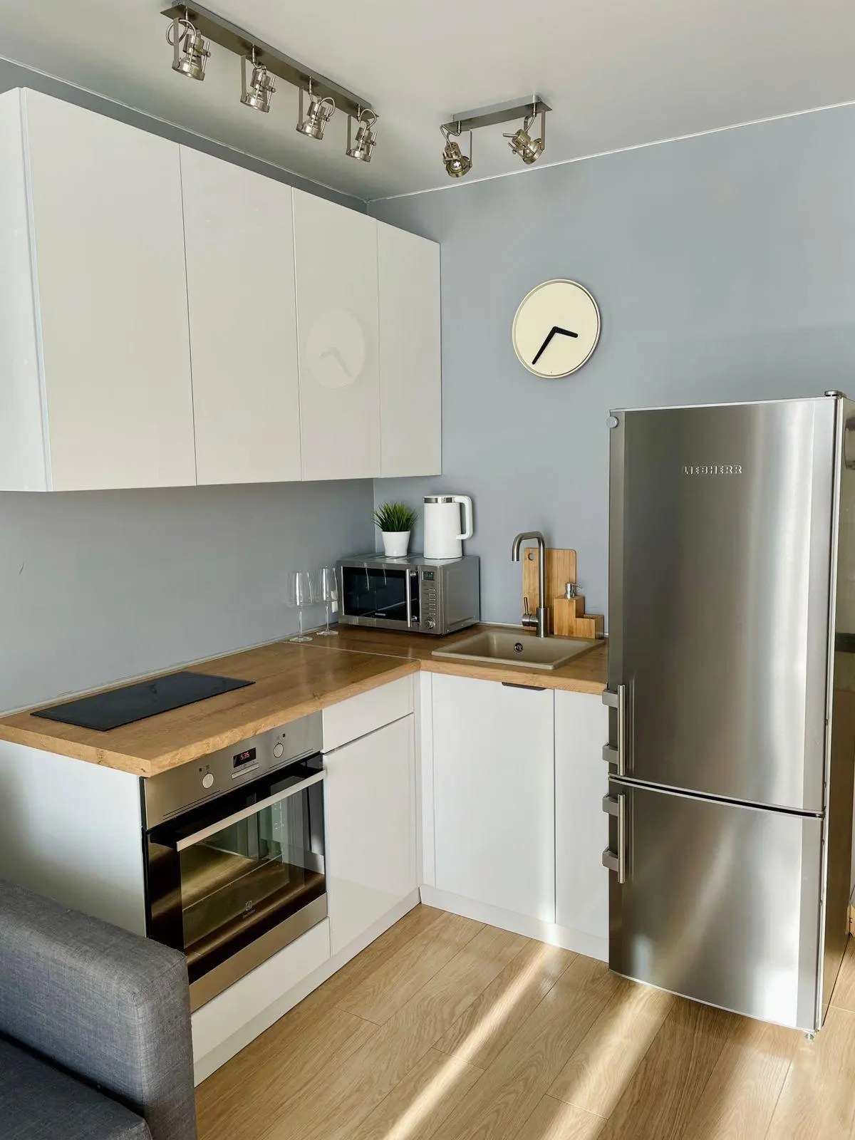 Апартаменты на улице Запарина 111