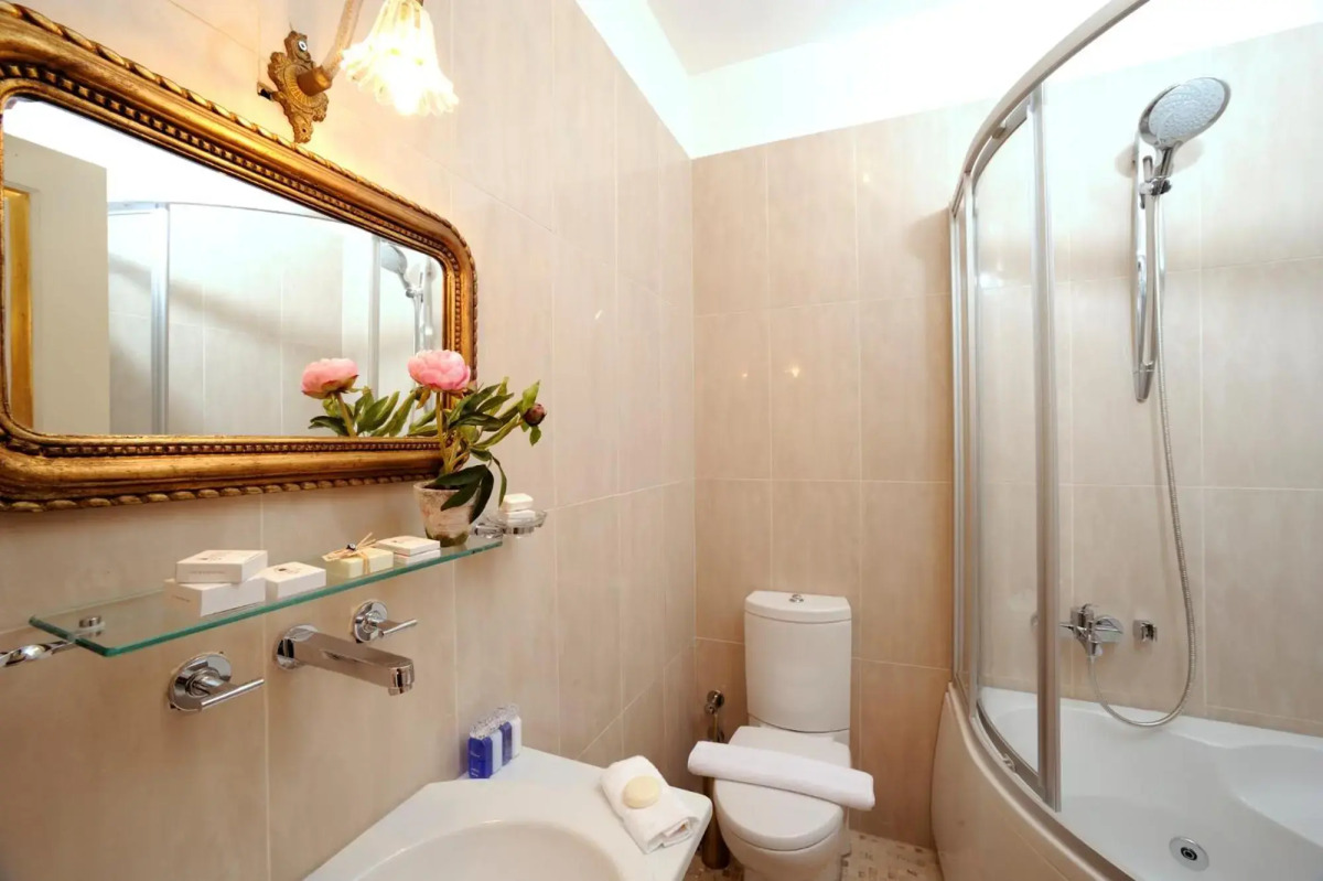 Erten Konak - Special Class