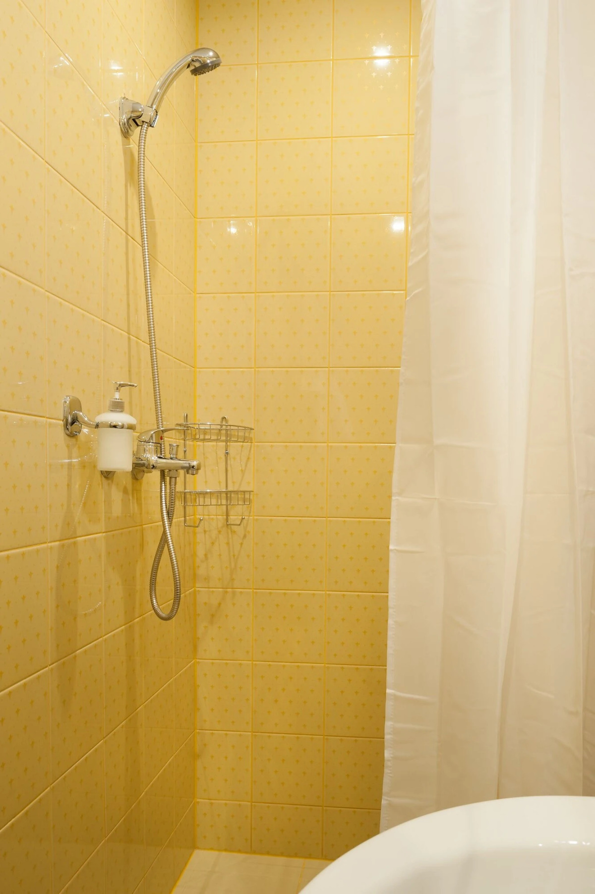 Отель Three Crowns Residents