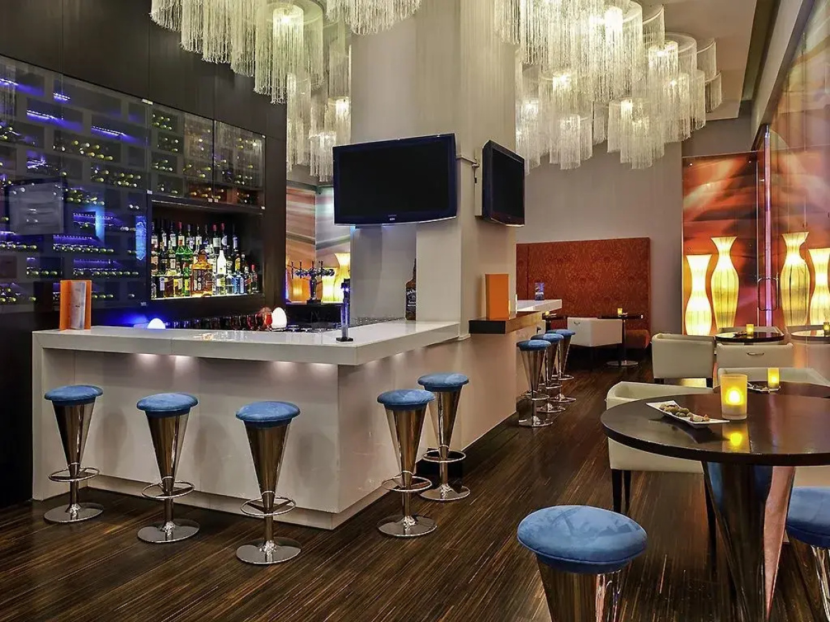 Отель Novotel Suites Mall Avenue Dubai