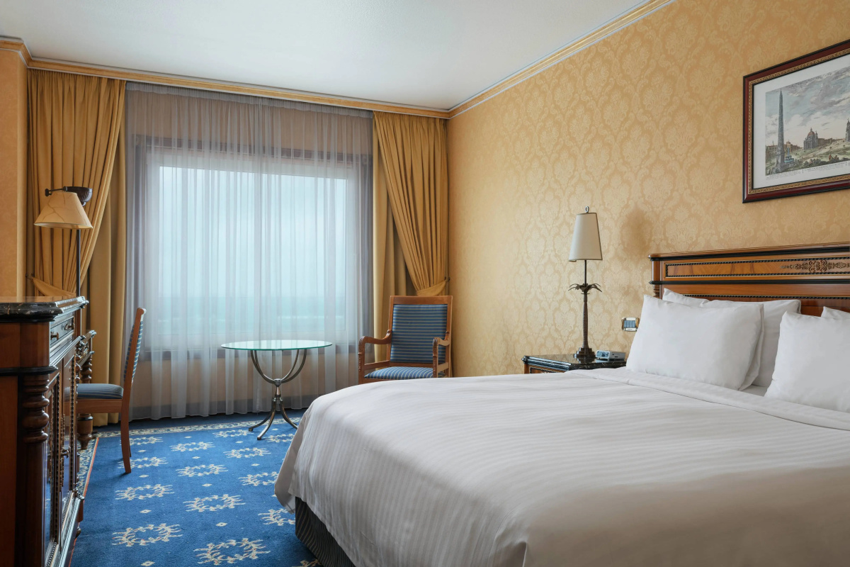 Отель Rome Marriott Park