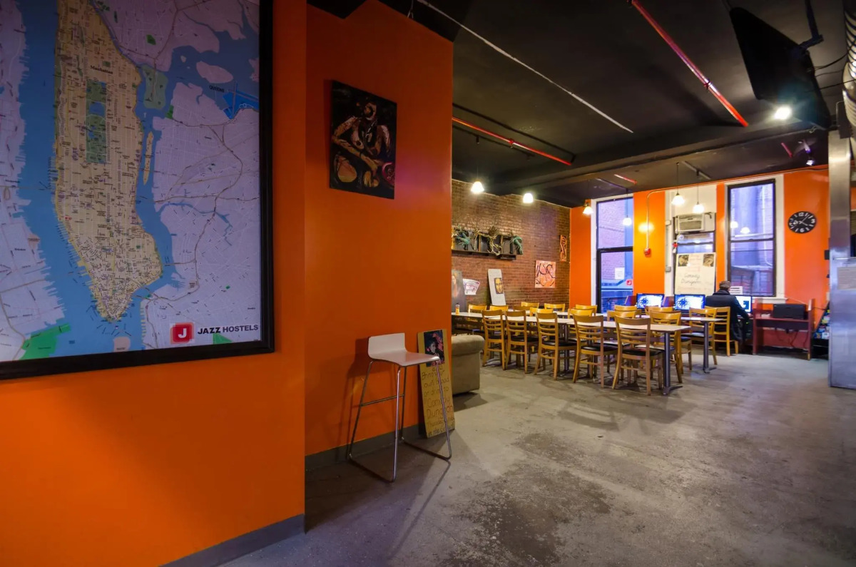 Jazz on the Park Hostel