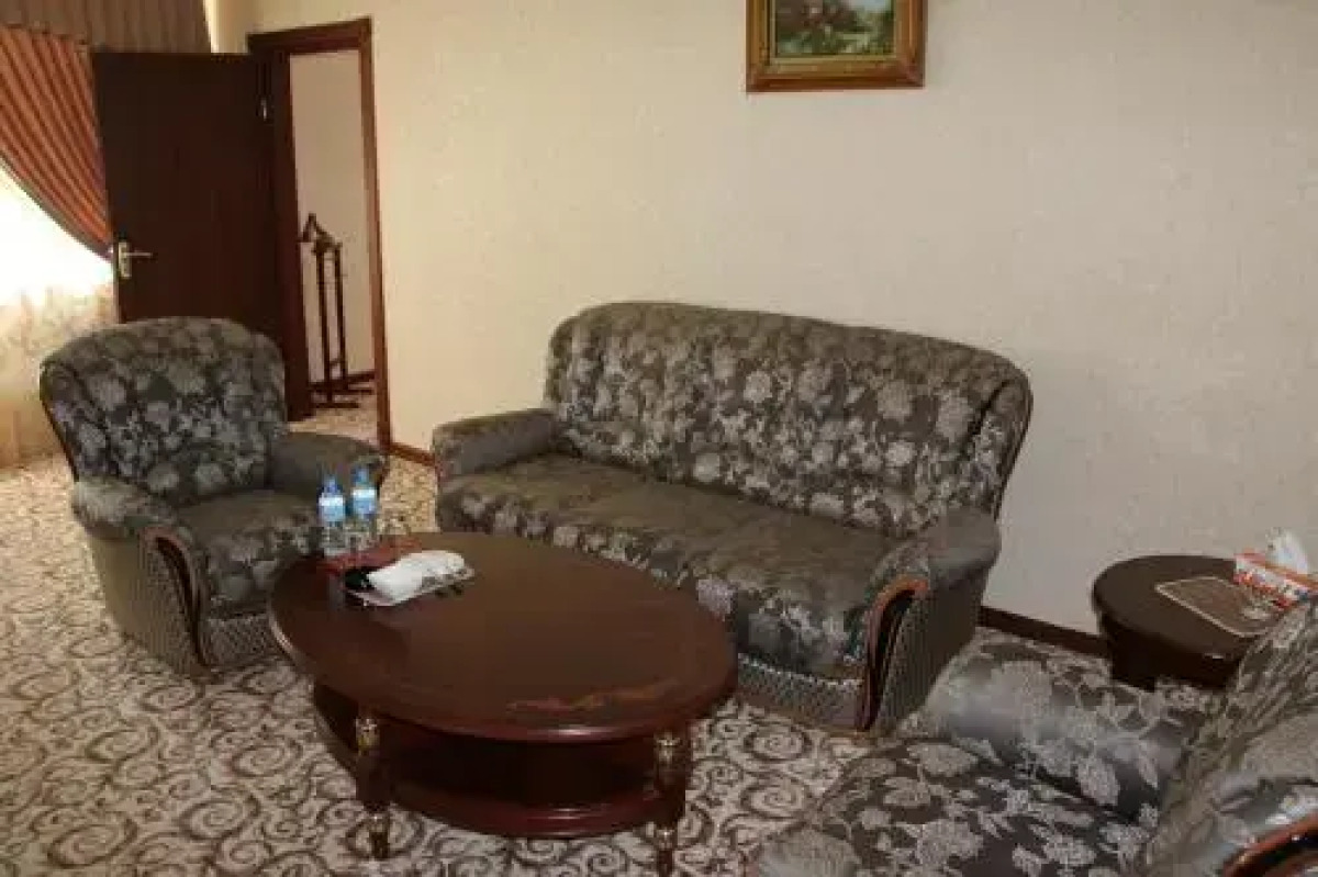 Отель Zargaron Plaza