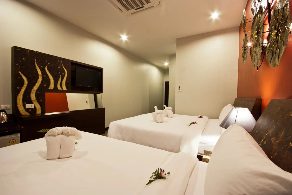 YouDee Hotel Patong (formerly Meir Jarr Hotel)