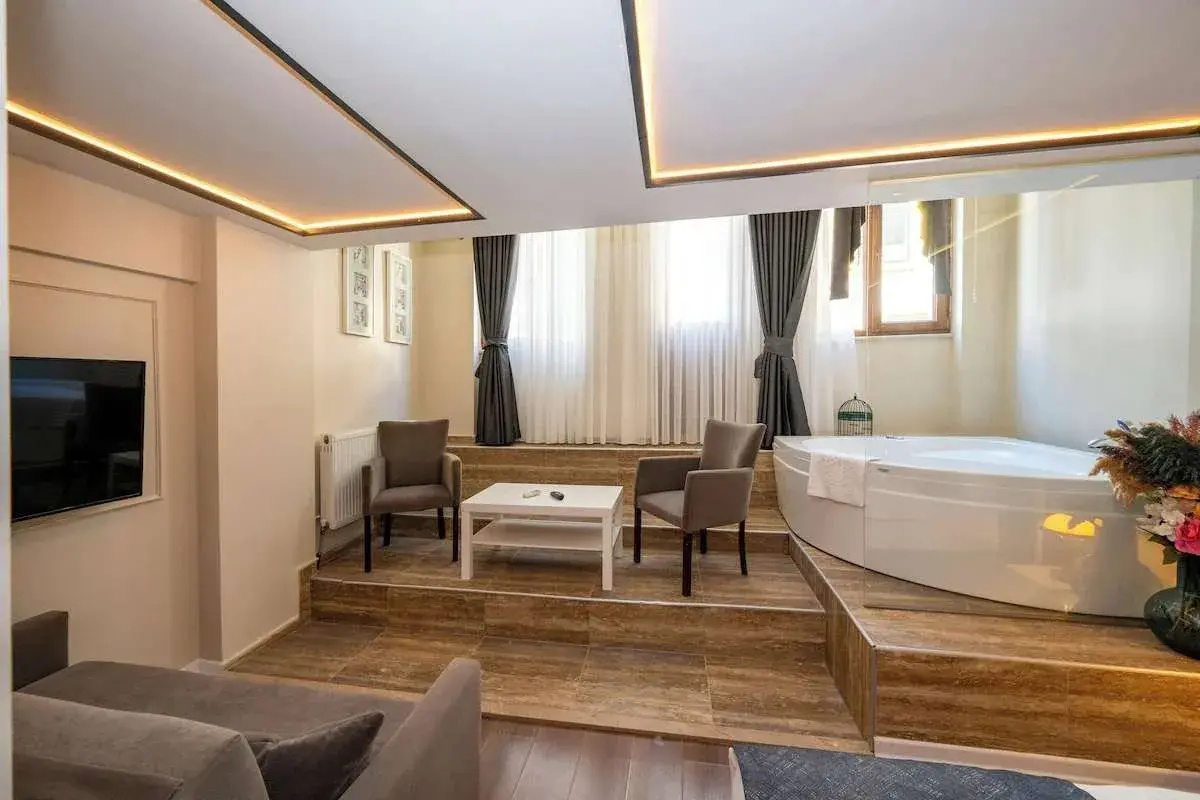 Aiza Suites