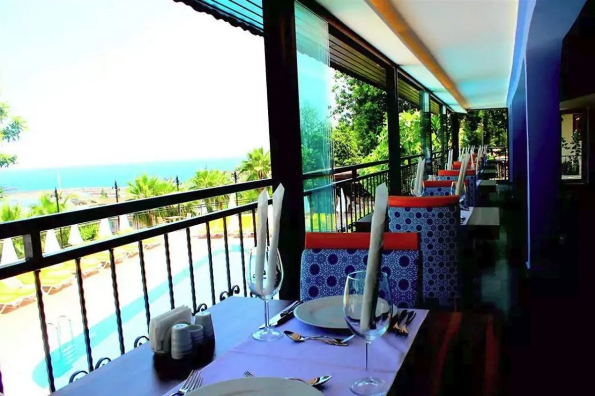 Illusion Beach Club Hotel +16 Only Adult