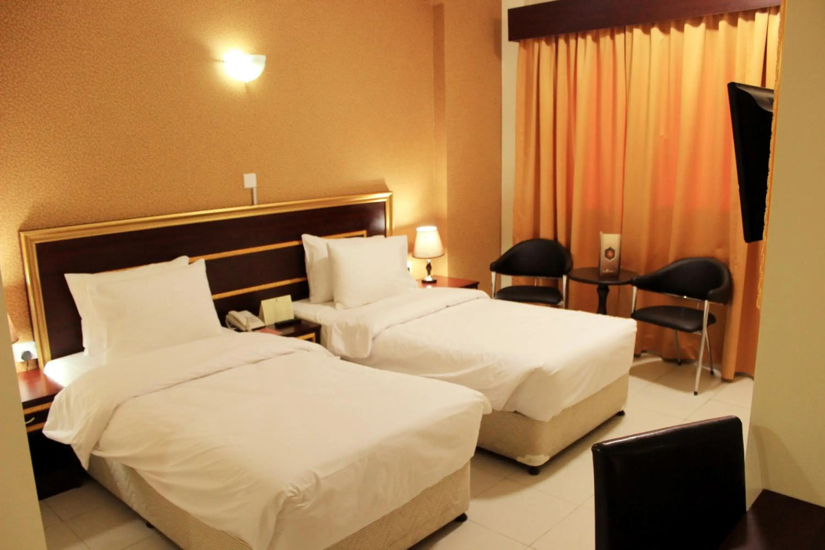 Montreal Naif Hotel
