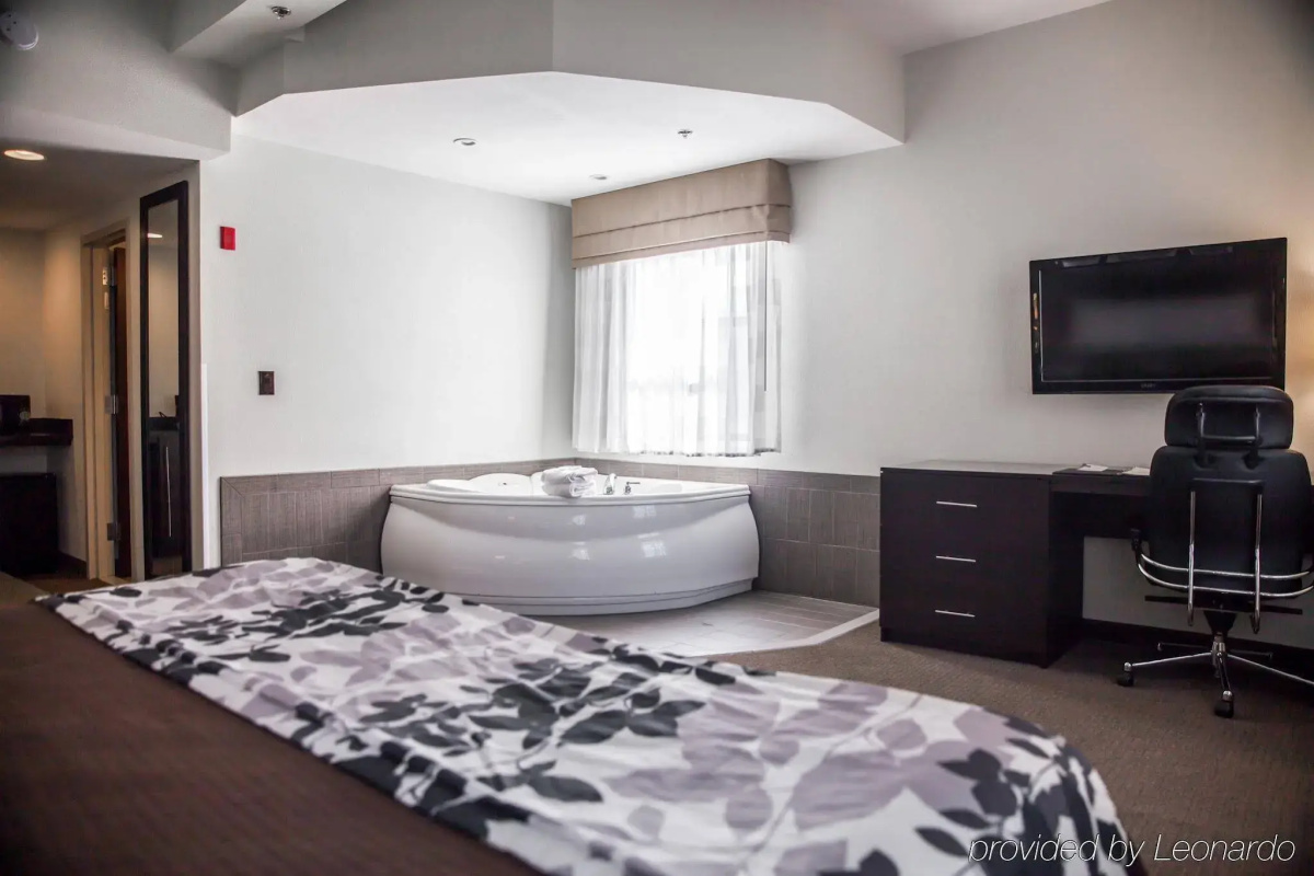 Sleep Inn & Suites Downtown Inner Harbor