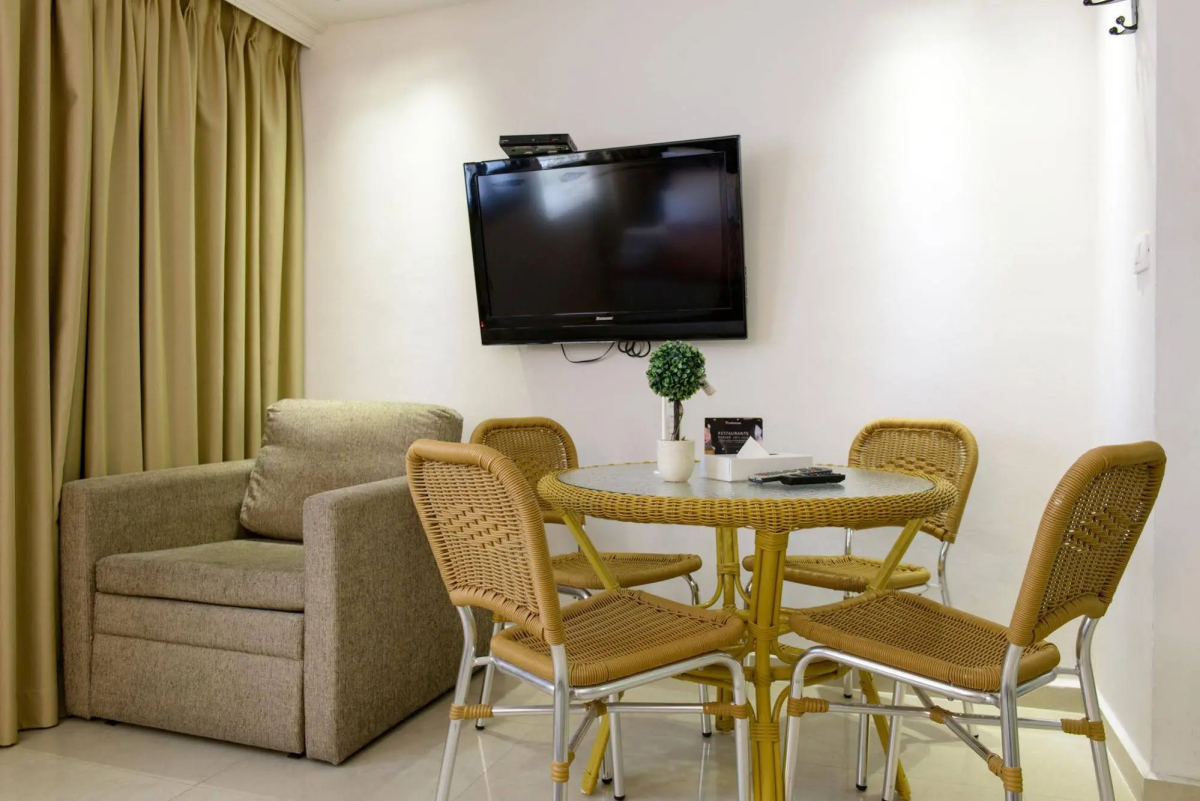 Royalty Suites