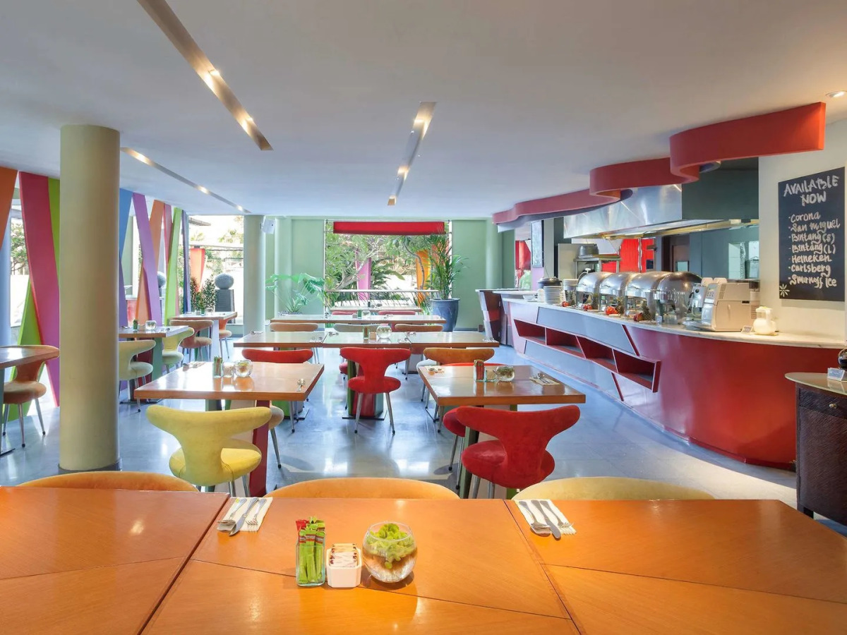 Отель ibis Styles Bali Legian