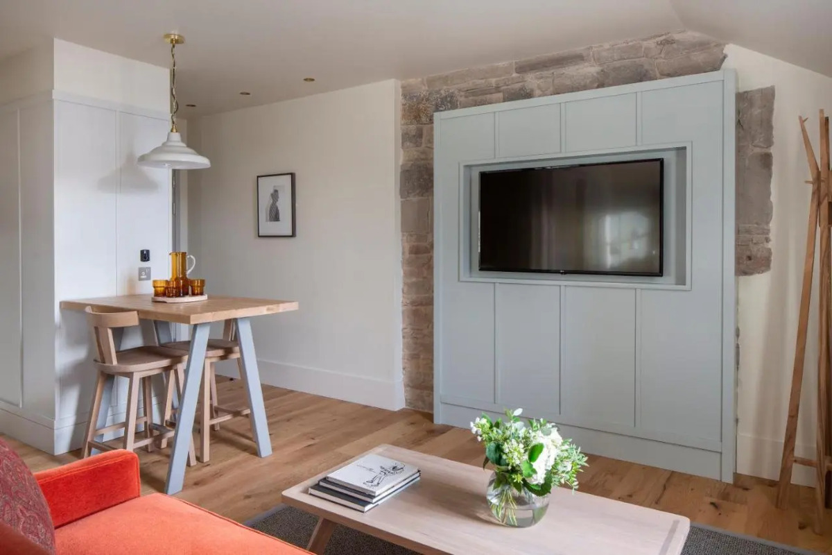 Abbey Strand Apartments, at Holyrood