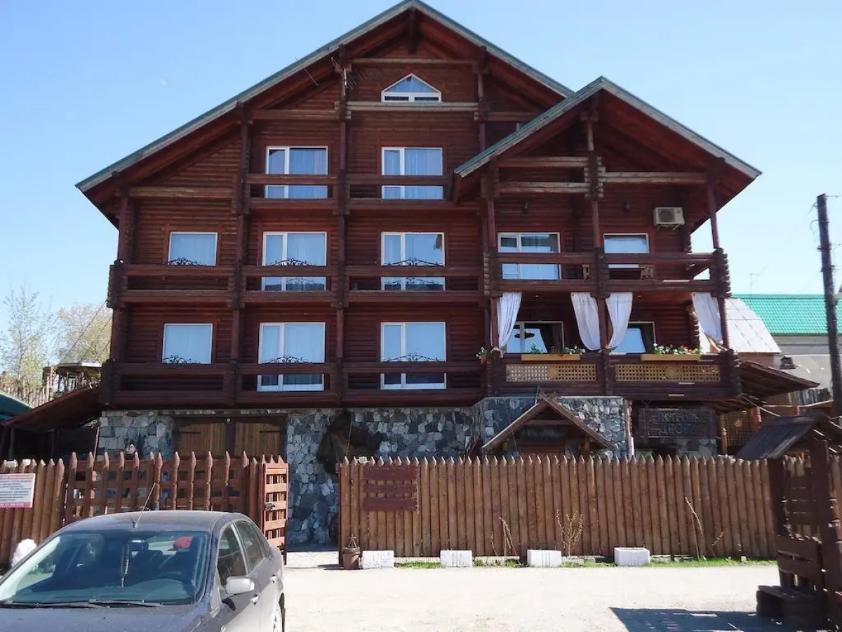 Петров Двор