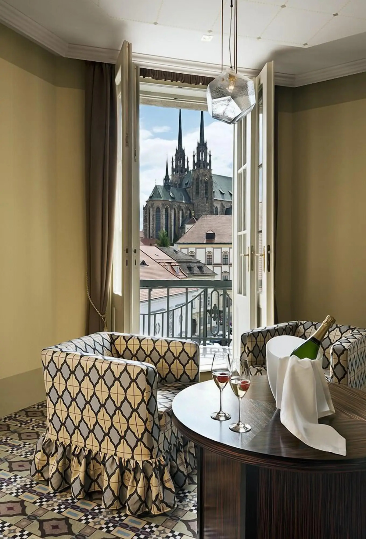 Grandezza Hotel Luxury Palace