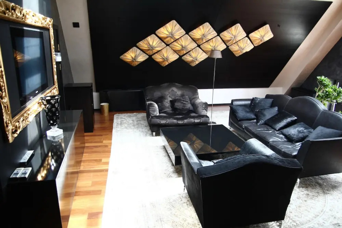 Royal Square Hotel & Suites