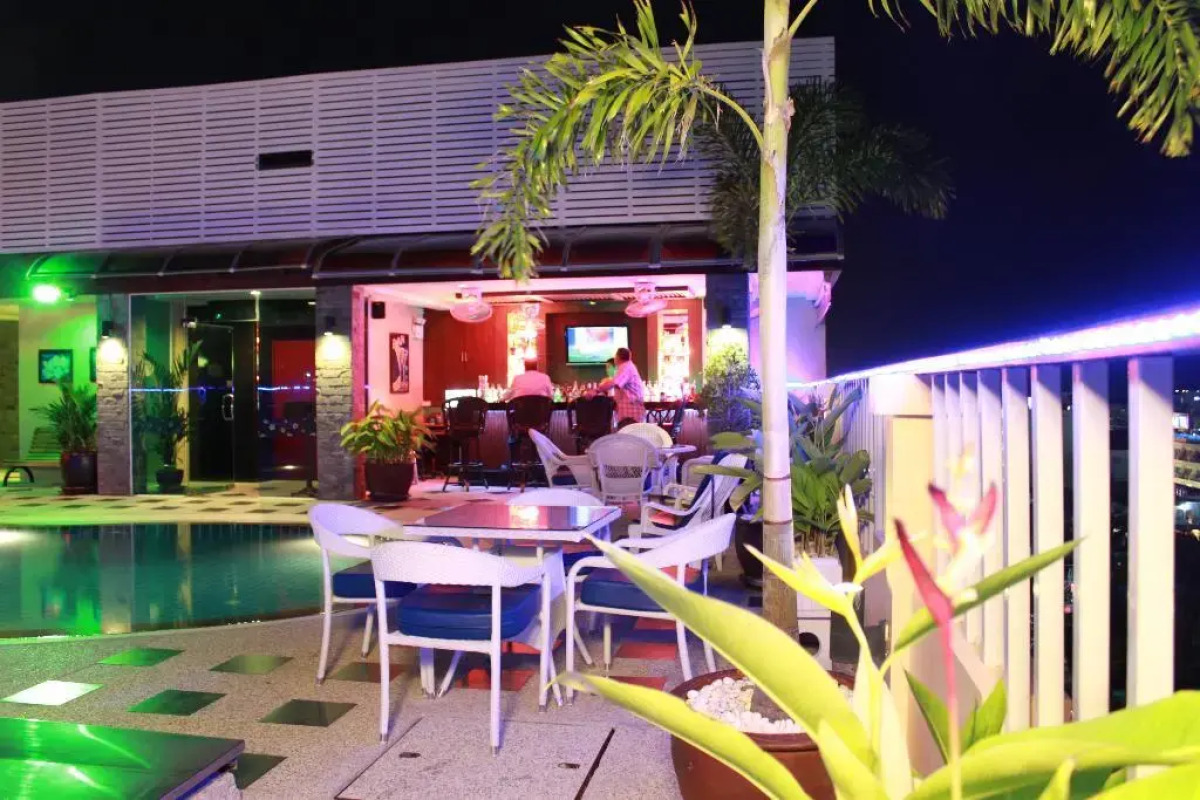 Patong Hemingway's Hotel