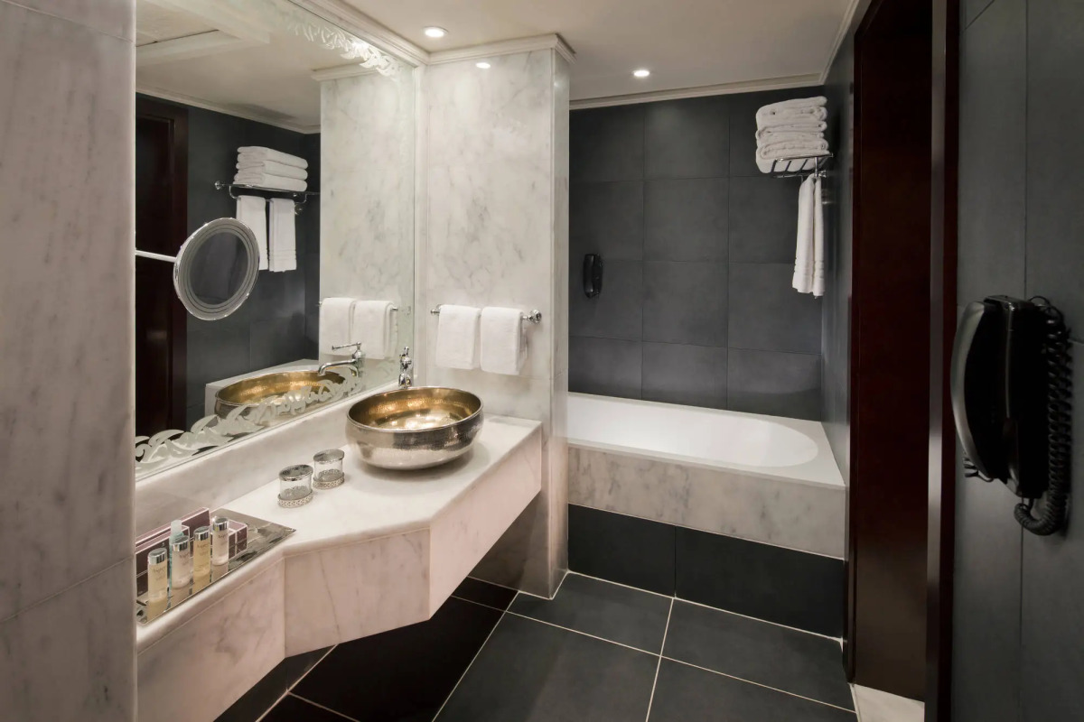 Отель Jumeirah Zabeel Saray Dubai