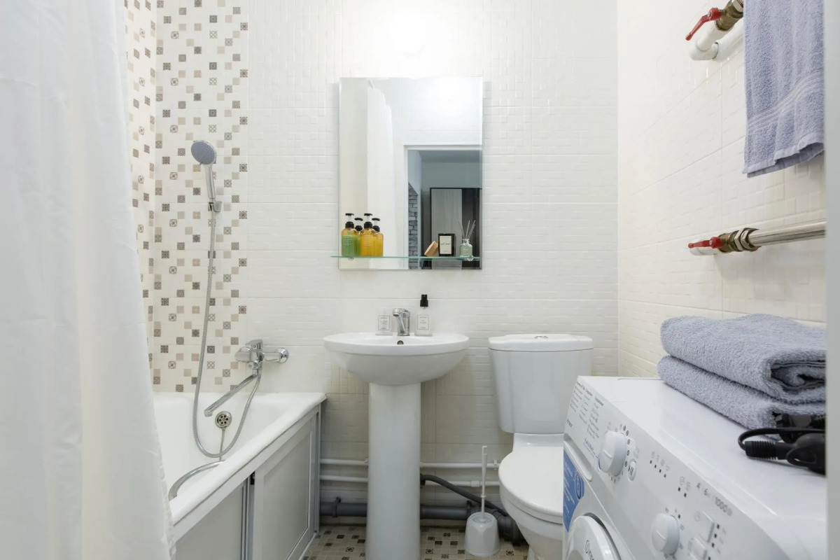 4 Ugla (Четыре угла) на Максима Горького 161