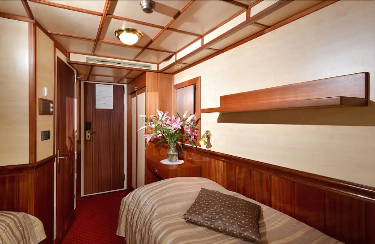 Florentina boat