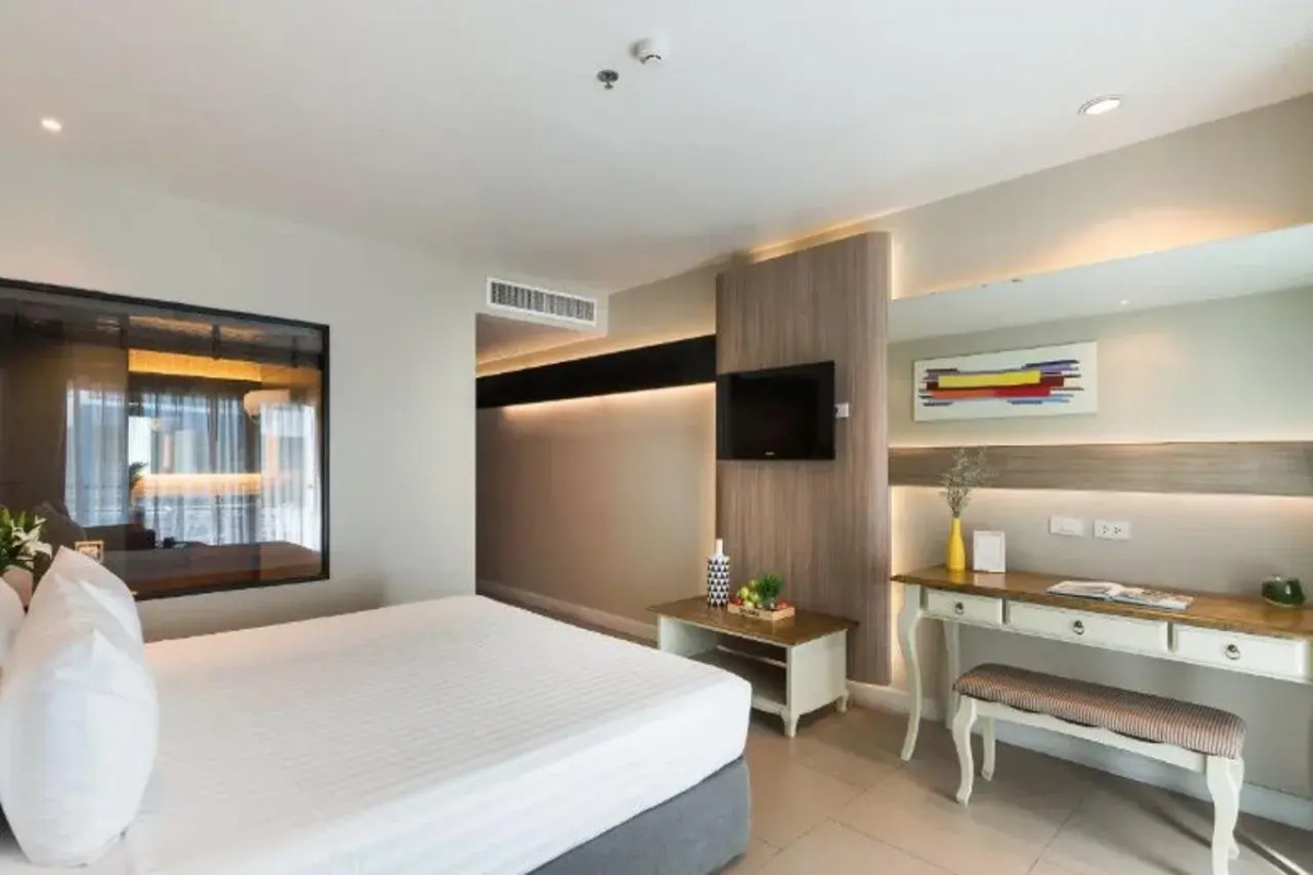 Sea Me Spring Too Hotel