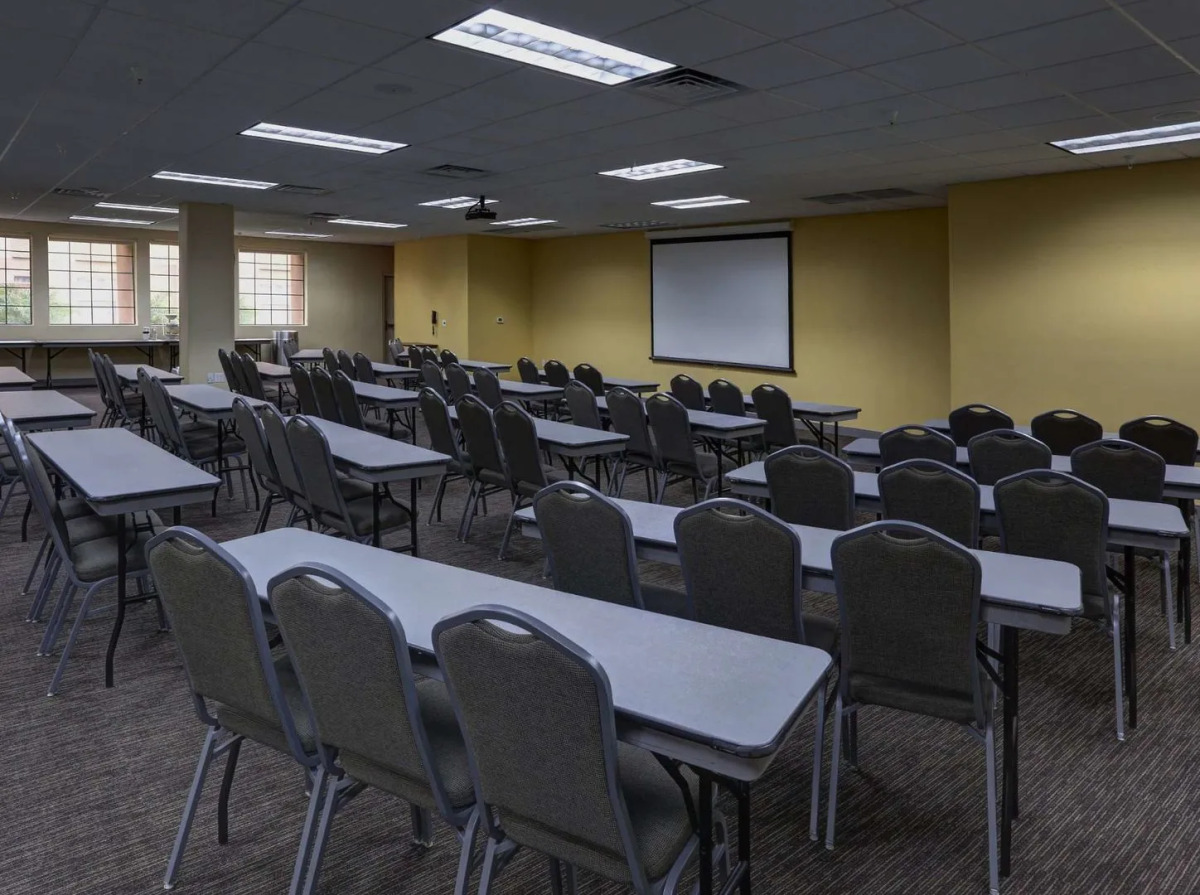 GreenTree Inn & Suites Phoenix Sky Harbor