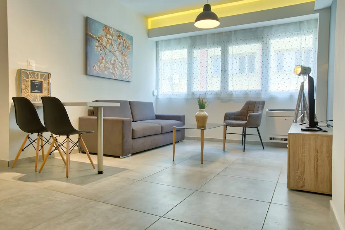 Civilian Apartments, Nilie Hospitality MGMT