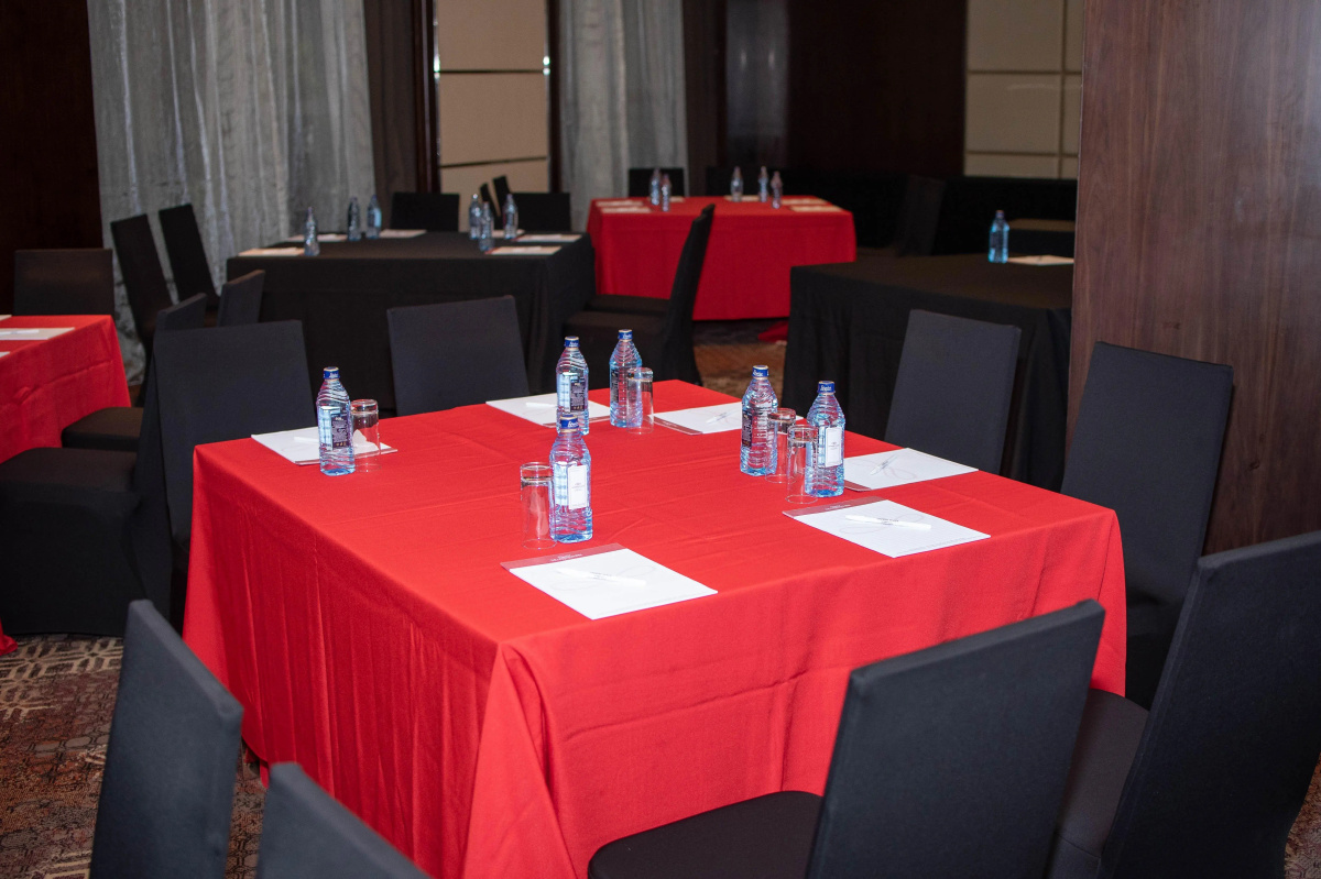Отель Crowne Plaza Nairobi Airport, an IHG
