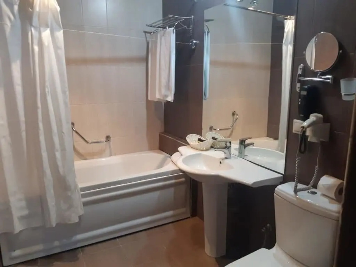 Отель The Crown