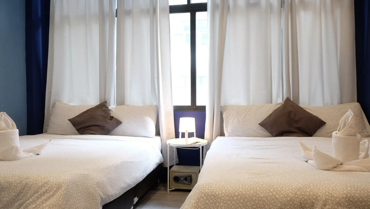 Sleep With Me Bangkok - BTS Phra Khanong