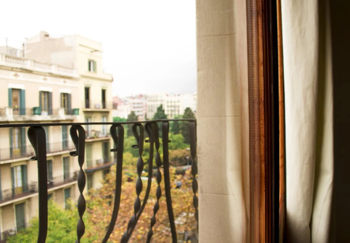 Happy People Sagrada Familia