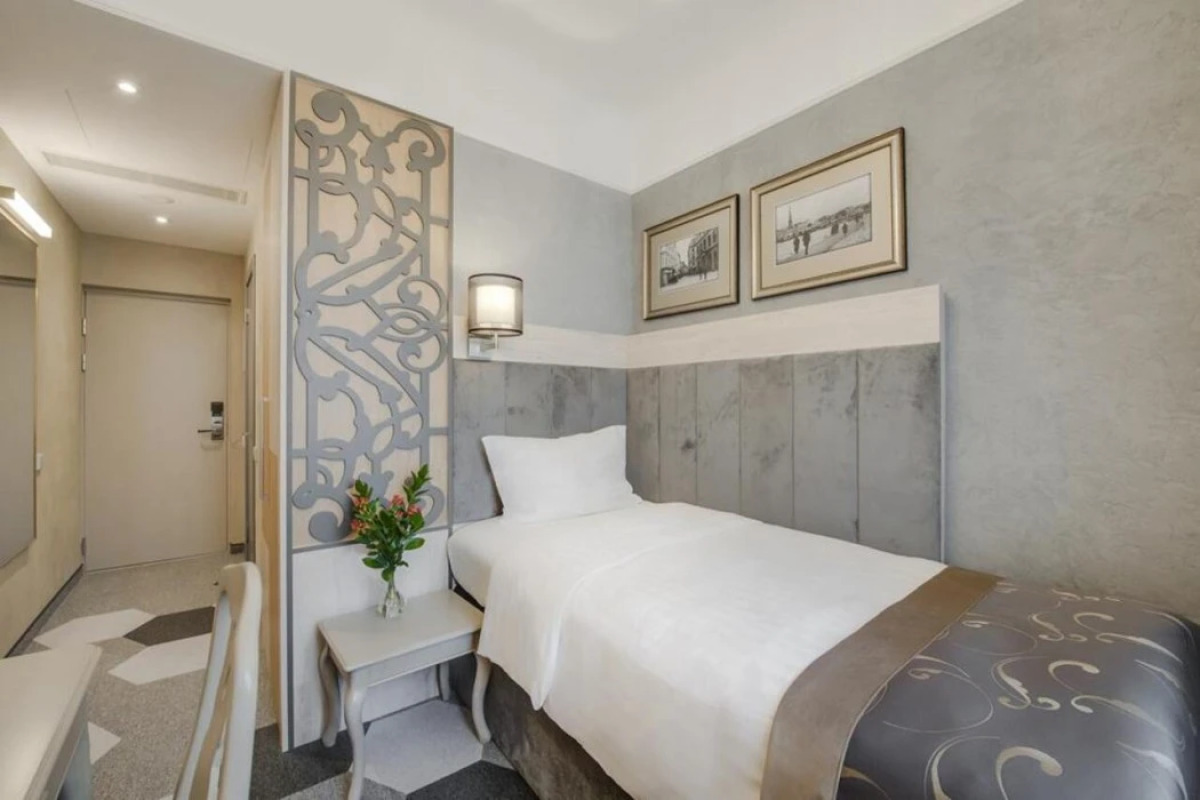 Отель Eurostars Metropole