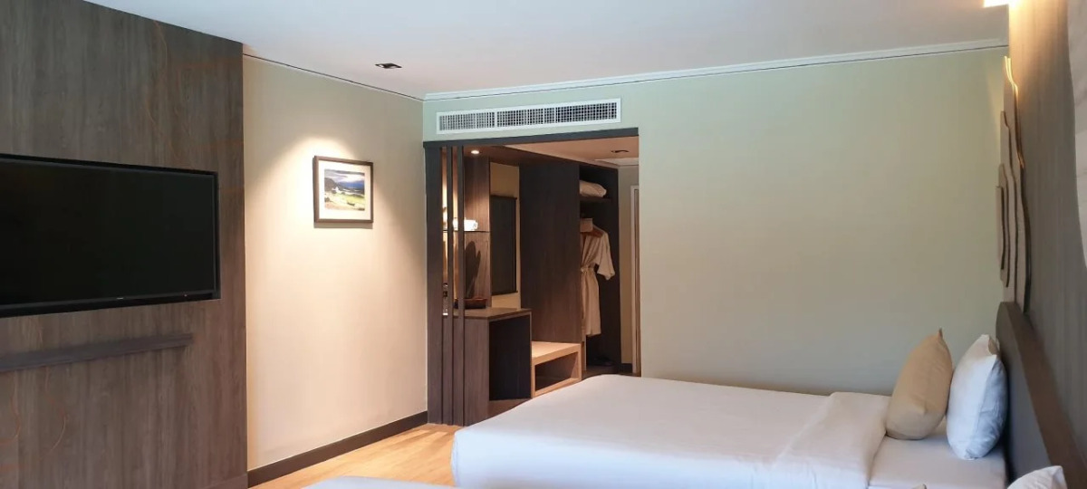 Курортный отель Amora Beach Resort Phuket